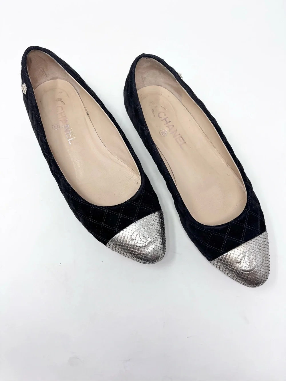 Chanel CC Silver Snakeskin Cap Toe Black Suede Quilted Ballet Flat size 39.5 EU